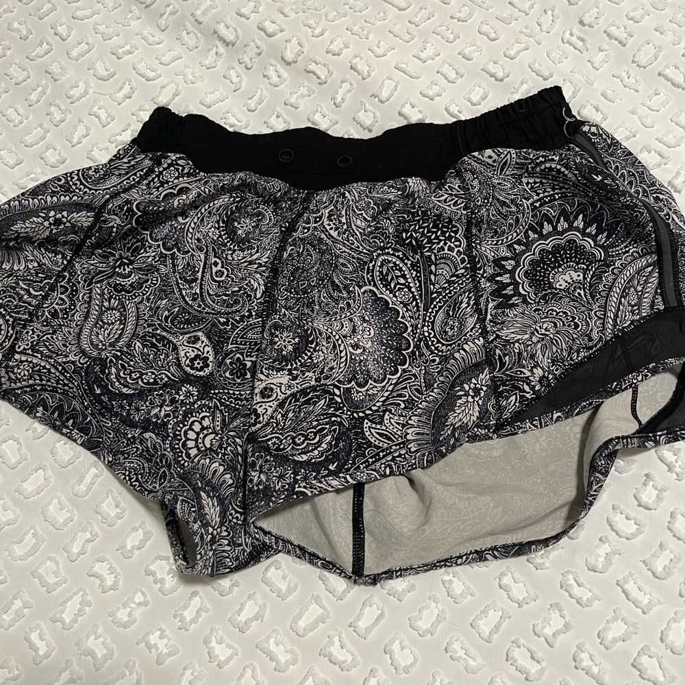 Lulu Shorts size 4 long